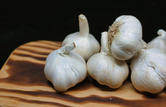 11 Makanan Terbaik untuk Menyehatkan Jantung Anda, Termasuk Bawang Putih